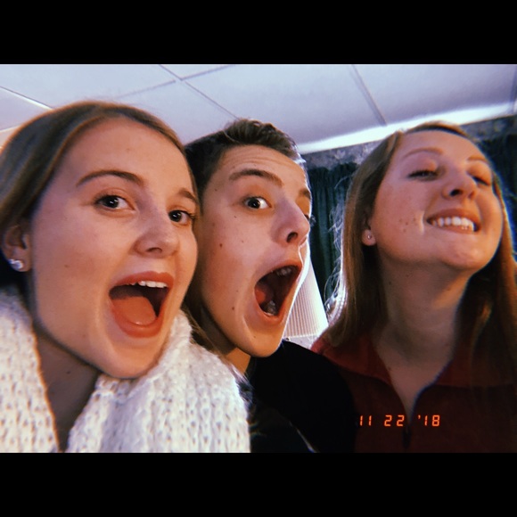 Meet your Posher, Olivia - Picture 4 of 6